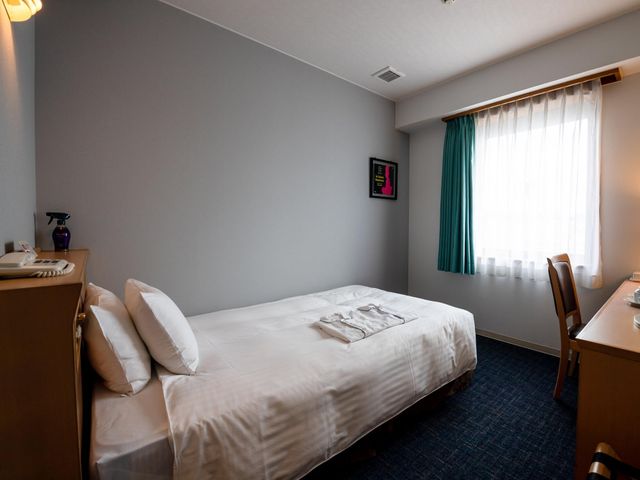 ホテルアザット那覇 本館ステーションウイング　シングル・セミダブルルーム